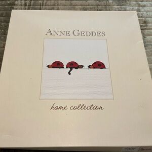 Anne Geddes (made in Italy) full size sheet set.